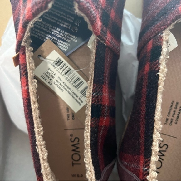 Toms Alpargata Leather
Wrap
Barn Red Earthy
Plaid/Faux Shearling, New With Box - Picture 5 of 8